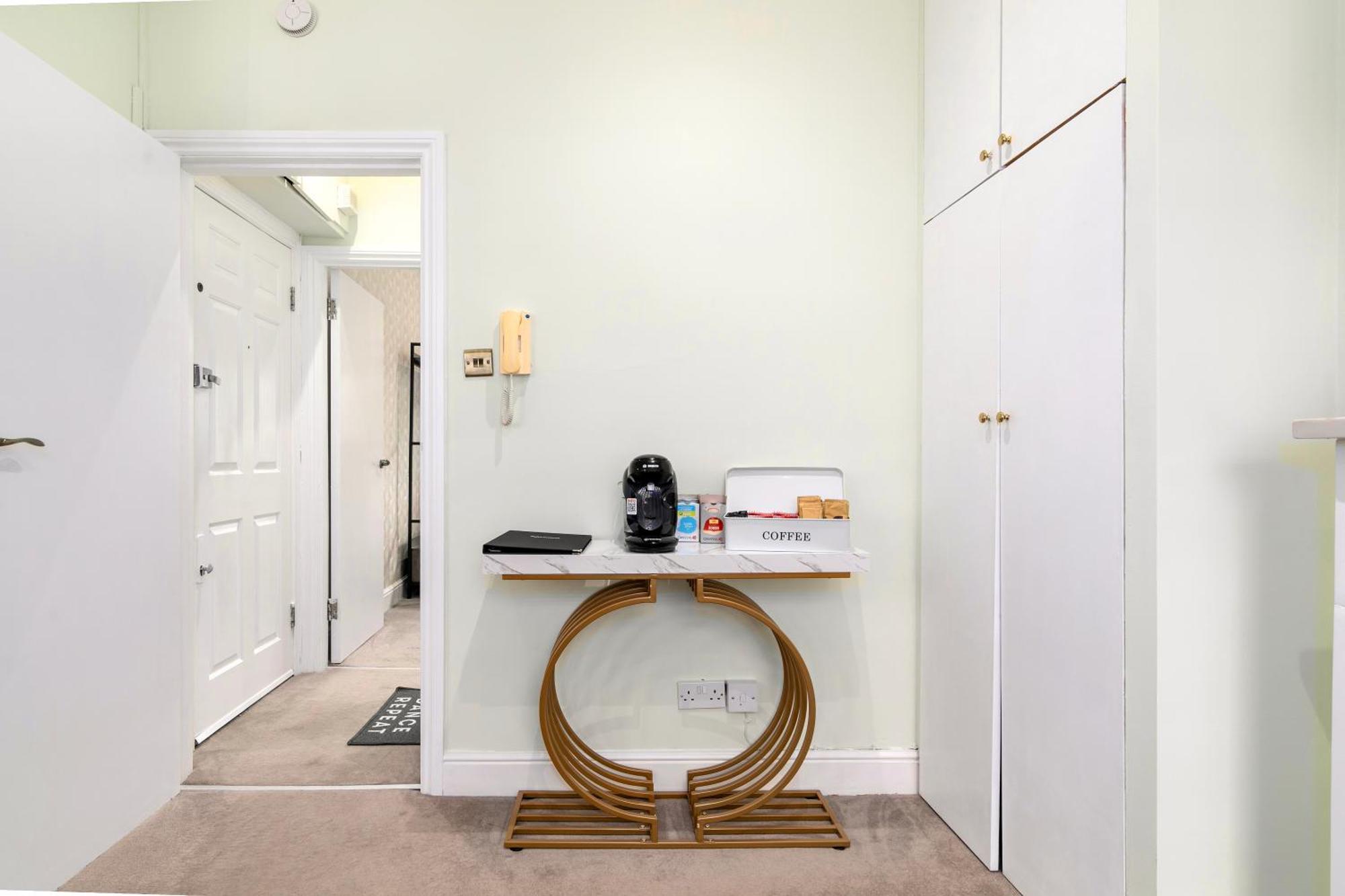 Apartamento Cosy Flat 5 Min From Holland Park Station! Londres Exterior foto