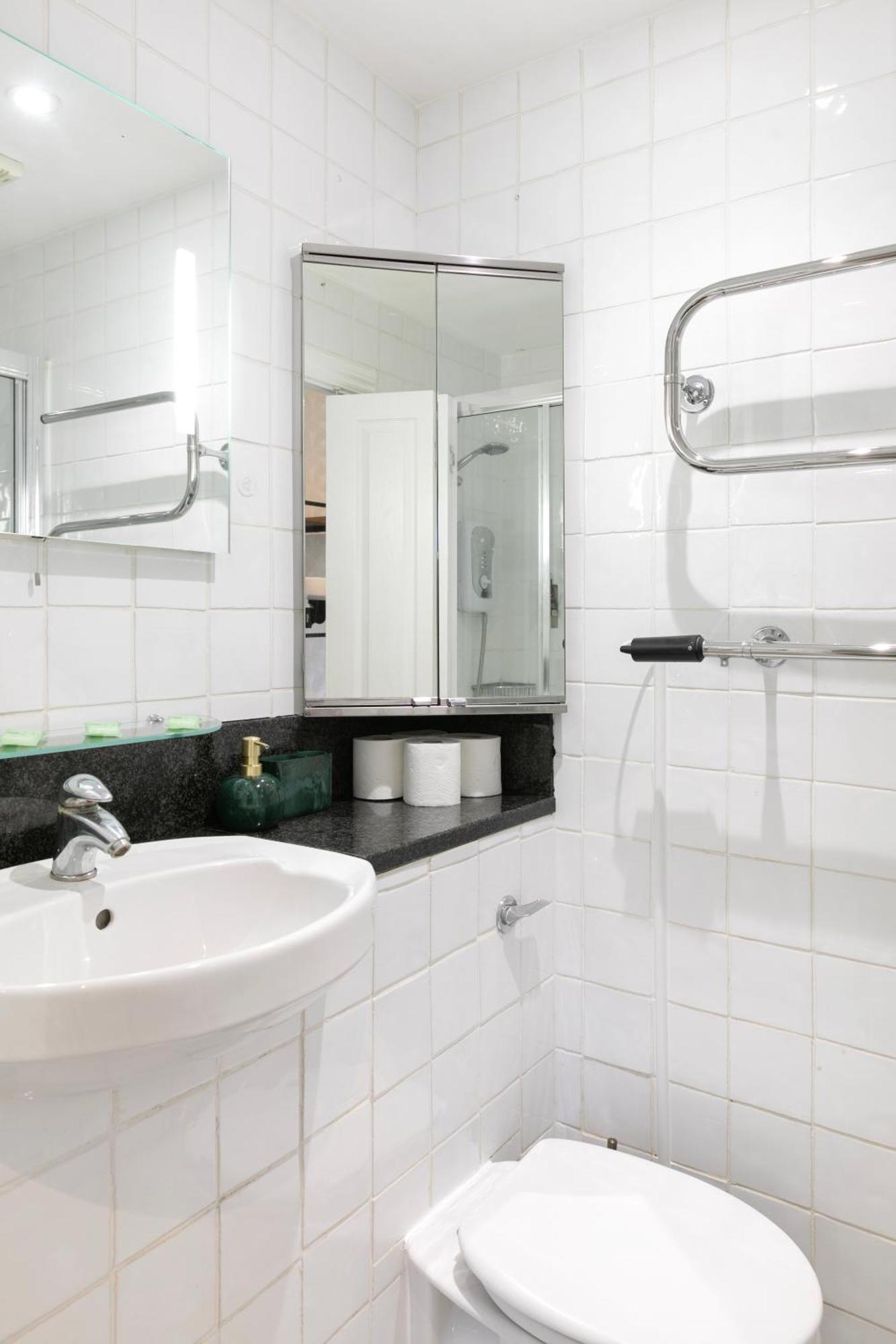 Apartamento Cosy Flat 5 Min From Holland Park Station! Londres Exterior foto